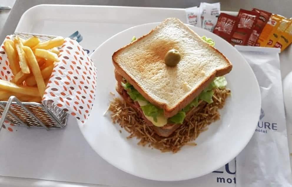 Azure Motel (Adults Only) 雷吉斯特鲁 外观 照片